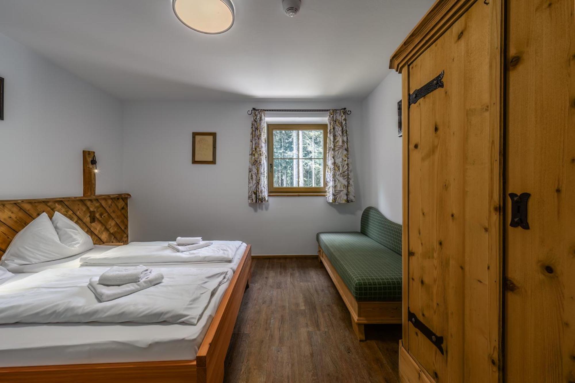 Das Eulersberg Apartments & Chalets 웨르펜웽 객실 사진