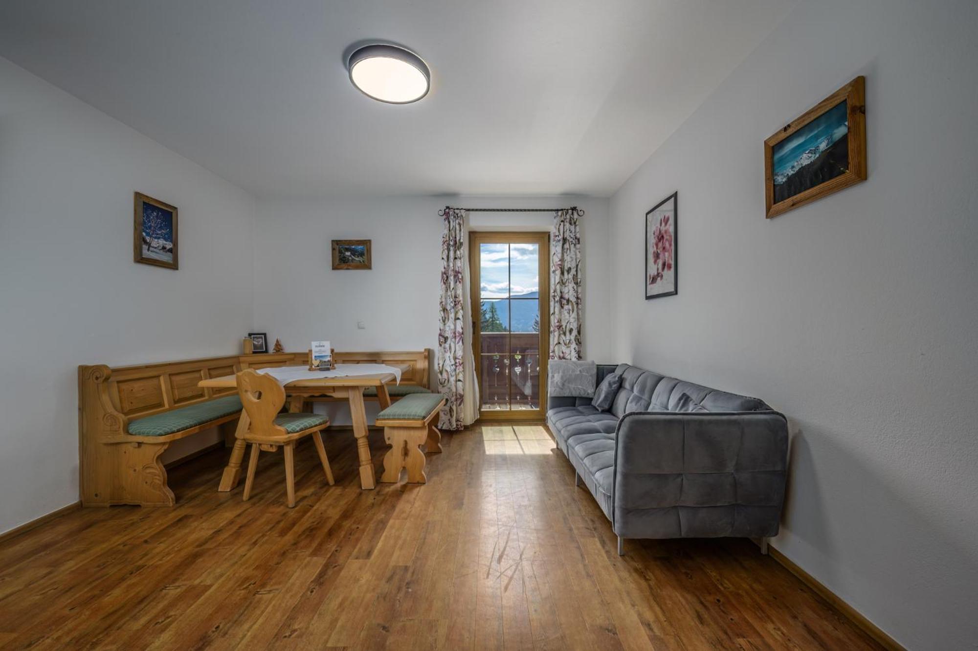 Das Eulersberg Apartments & Chalets 웨르펜웽 객실 사진