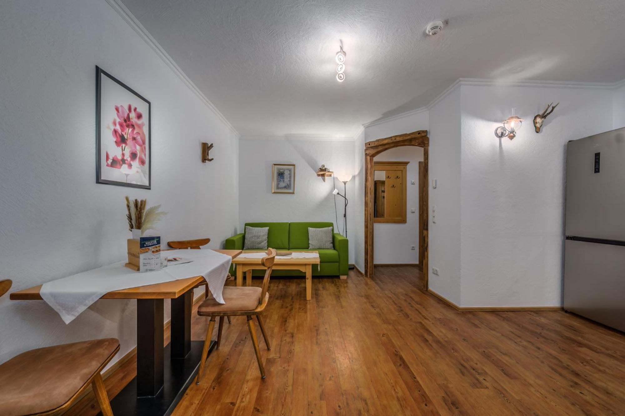 Das Eulersberg Apartments & Chalets 웨르펜웽 외부 사진